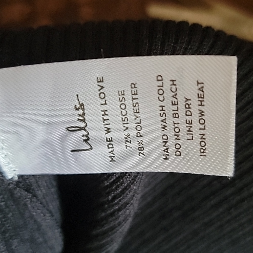 Lulus-Blk. stretchy ribbed long sleeved cut out sweater L. NWT. - Picture 7 of 8